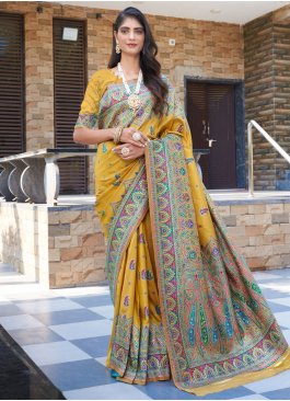Amusing Traditional Saree For Reception