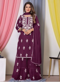 Astonishing Thread Work Georgette Salwar Kameez