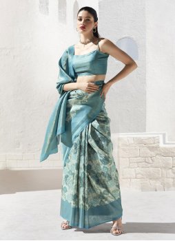 Enthralling Firozi Border Classic Saree