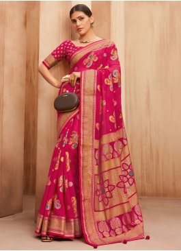 Majesty Georgette Magenta Classic Saree
