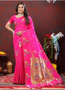 Resplendent Pink Trendy Saree